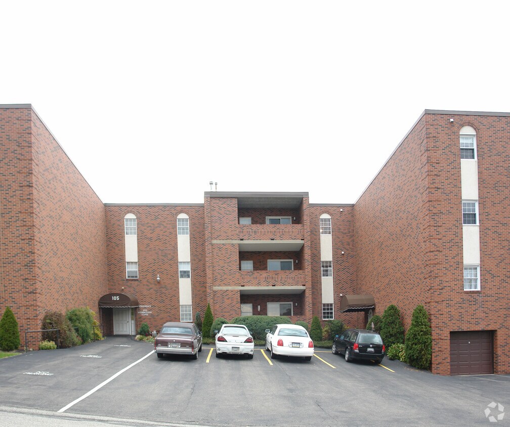 Building Photo - 105 Woodstone Ln