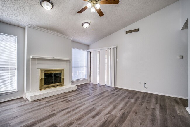 Foto del edificio - Beautifully Updated 3-Bedroom Brick Home w...