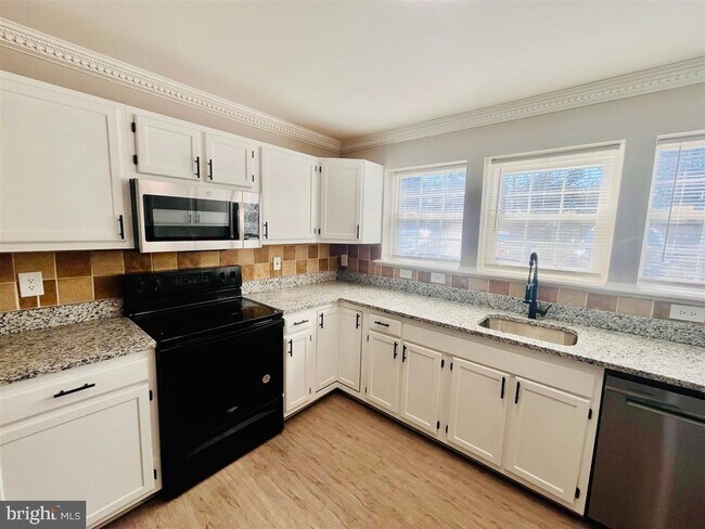 Foto del edificio - 4202 Applegate Ln