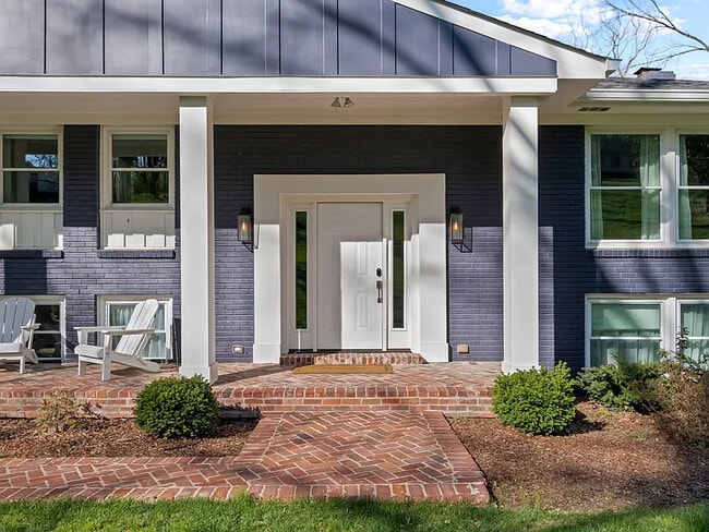 Building Photo - 5102 Beauregard Ln