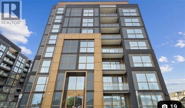 Photo du bâtiment - 2343 Khalsa Gate