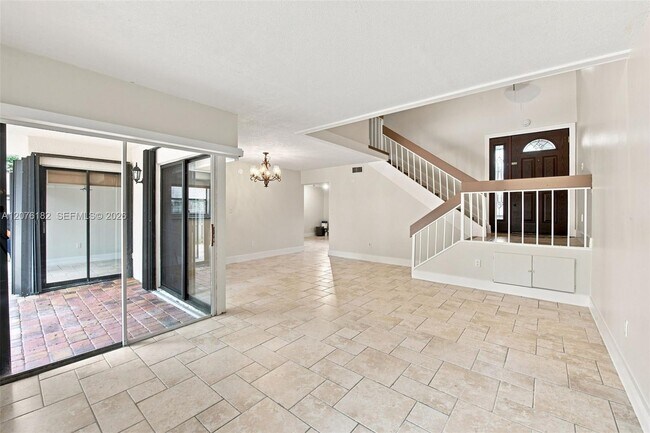 Building Photo - 6820 SW 128th Ct