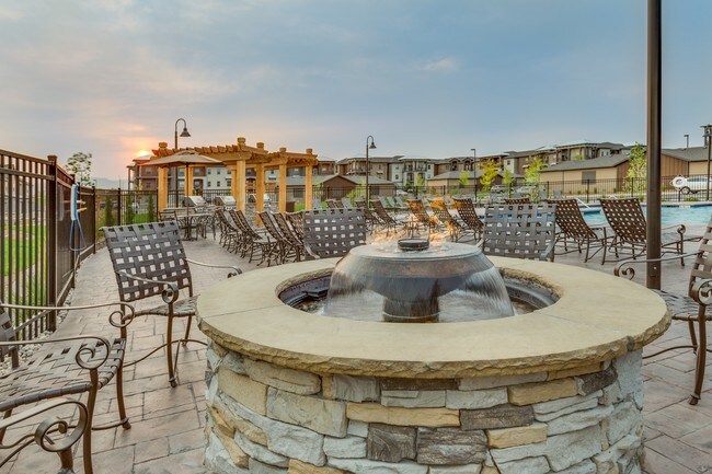 Foto del edificio - Crowne at Timberline