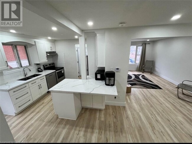 Building Photo - 22 Hebel Pl