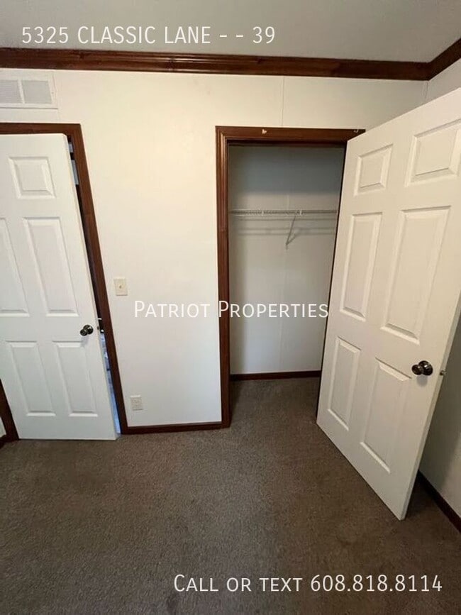 Foto del edificio - 5325 Classic Ln