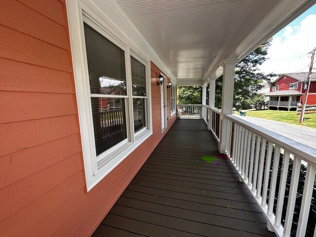 Photo - PRE-LEASING FOR AUGUST 2026! House