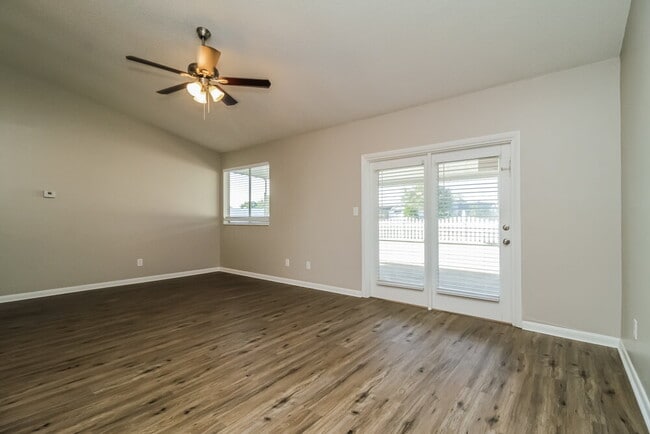 Foto del edificio - 1533 Colony Ave