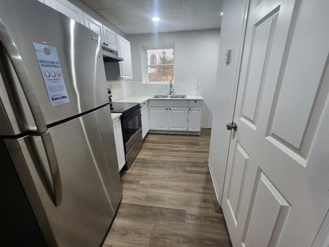 Building Photo - 151 S Main St