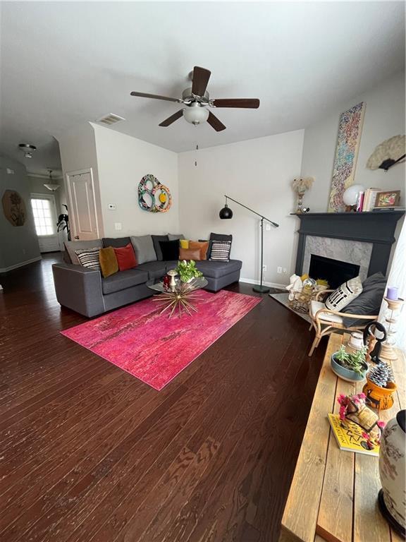Foto del edificio - 7105 Elmwood Ridge Ct