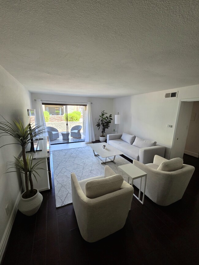 Foto del edificio - 3825 E Camelback Rd