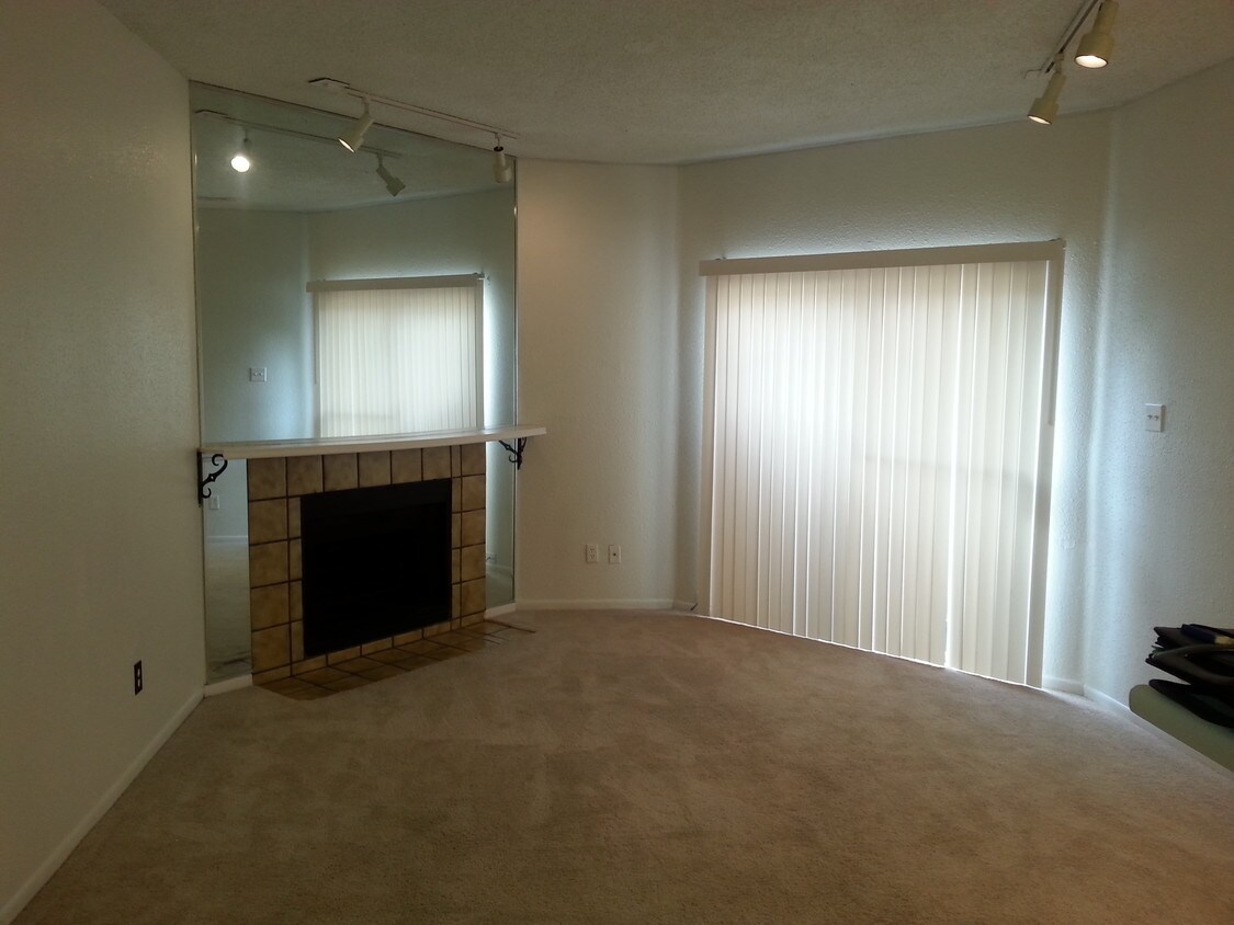 Foto principal - 10855 Meadowglen Ln