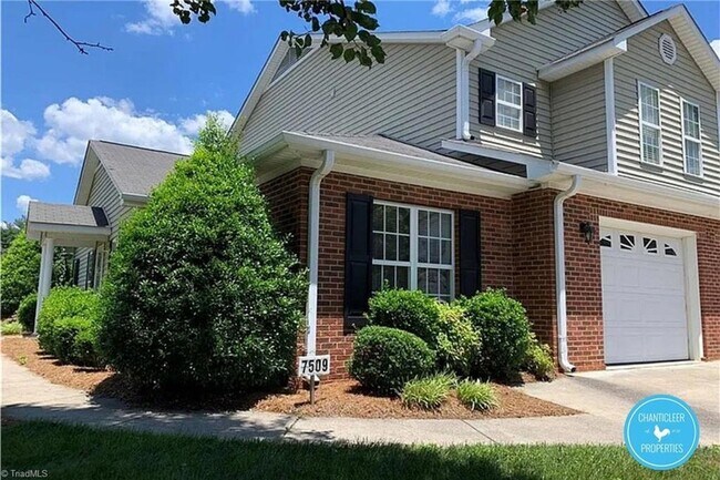 Foto del edificio - 7509 Riverside Ct