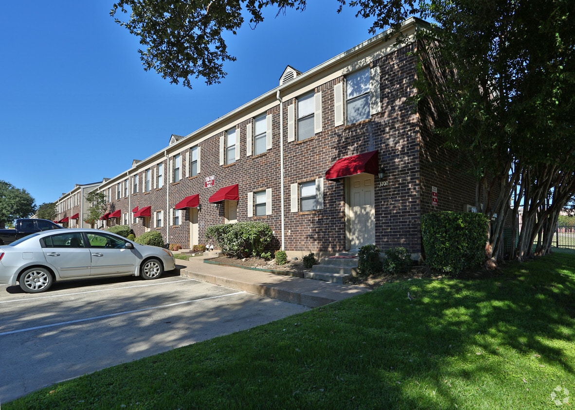 Hulen Park Place Townhomes Rentals Fort Worth, TX