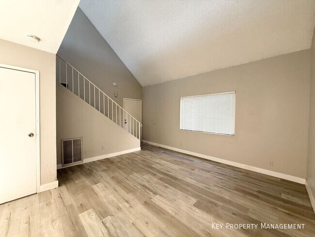Foto del edificio - 5187 Garden Ln