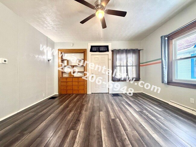 Foto del edificio - 1711 W Main St