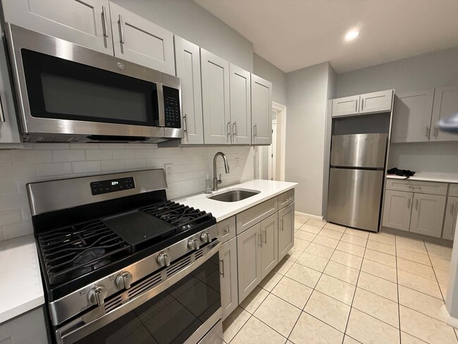 Building Photo - 18 74th St