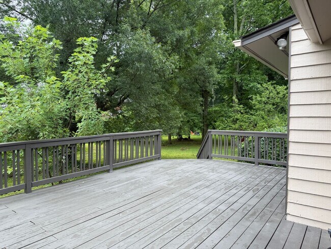Foto del edificio - Adorable Recently Renovated 3 Bed 1.5 Bath...