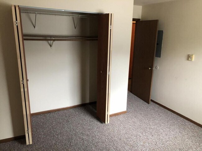 Foto del edificio - 6733 Jacobs Way Unit 2