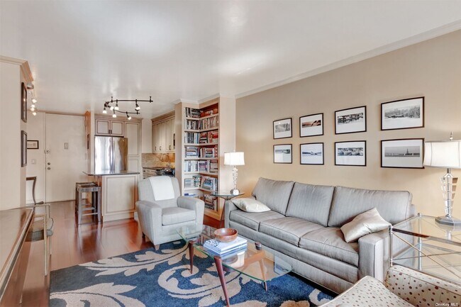 Foto del edificio - 345 E 93rd St