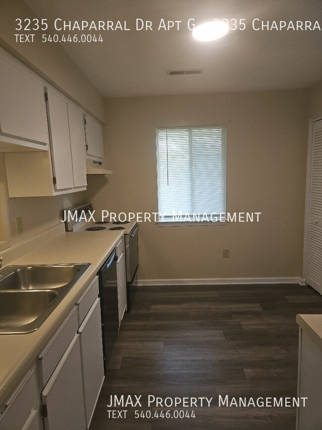 Building Photo - 3235 Chaparral Dr