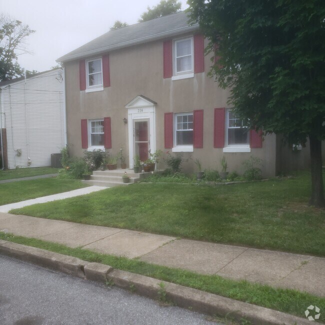 Building Photo - 216 Green Ave