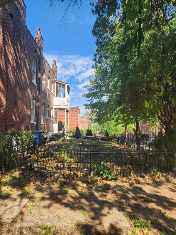 23032305 Rutger St Unit 1F, St. Louis, MO 63104 Room for Rent in St