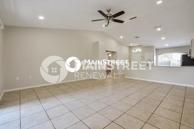 Foto del edificio - 3 Bedroom Pet-Friendly Home in AUBURNDALE,...