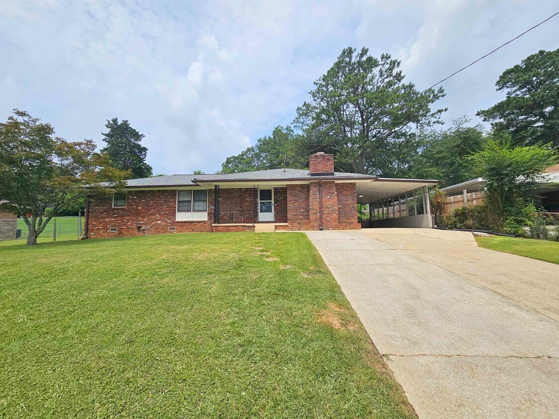 6042 Wedgewood Dr SW, Mableton, GA 30126 House for Rent in Mableton