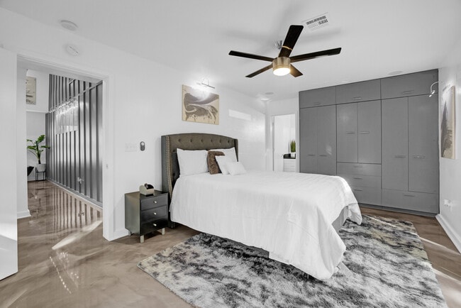 Building Photo - 1513 S Carson Ave