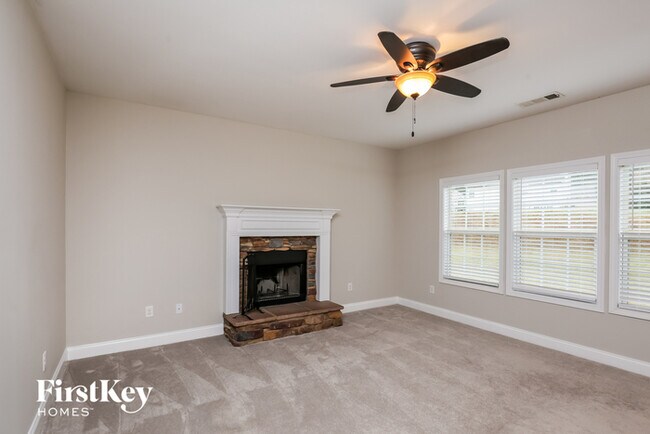 Building Photo - 6313 Spring Cove Dr