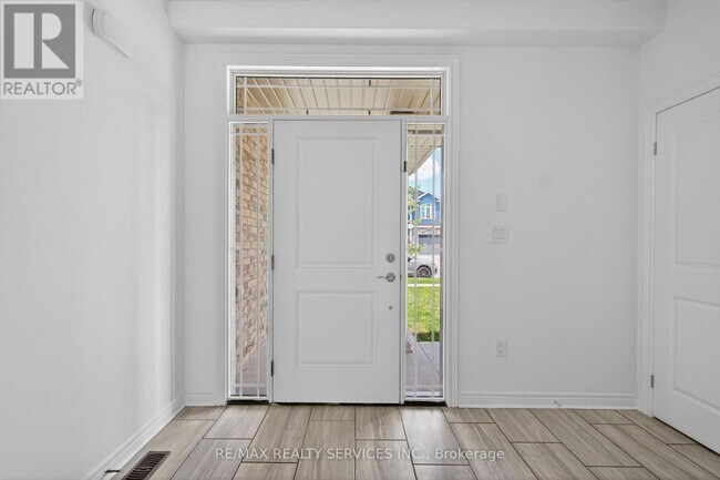 Building Photo - 4 Bergenstein Cres