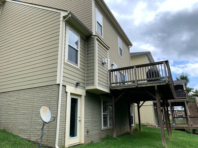 Foto del edificio - 1400 Graham Dr