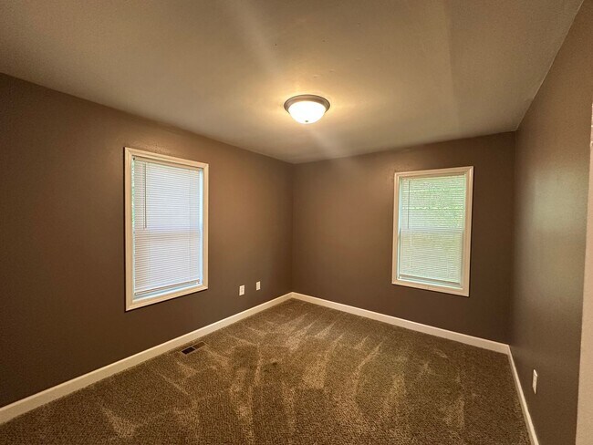 Foto del edificio - 3 bedroom home - Velva, ND