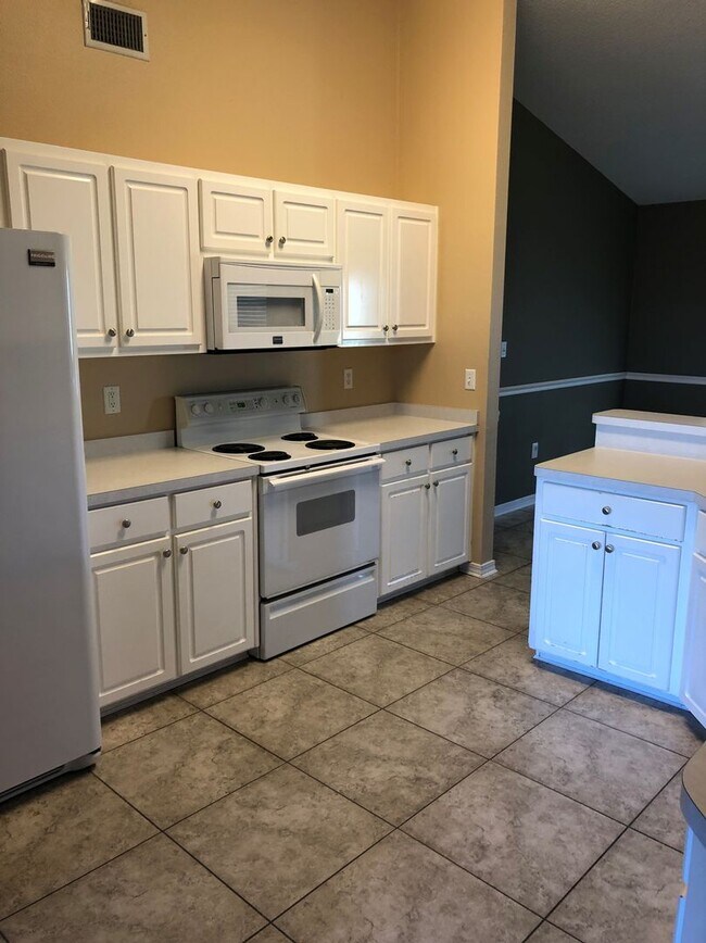 Foto del edificio - Available July 14, 2026 – 4 Bedroom Home in Navarre!