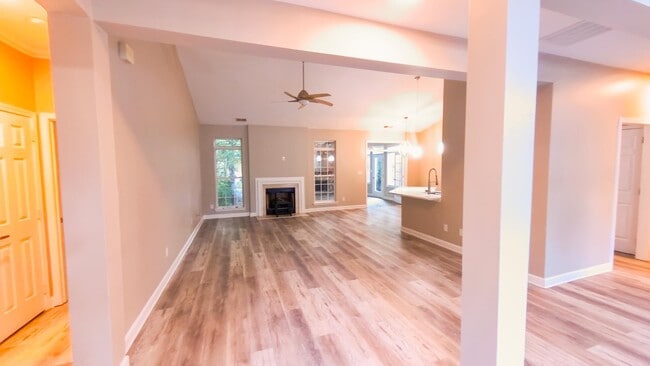 Building Photo - 14808 Bergerac Ct