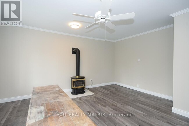 Building Photo - 1429 Meadow Dr