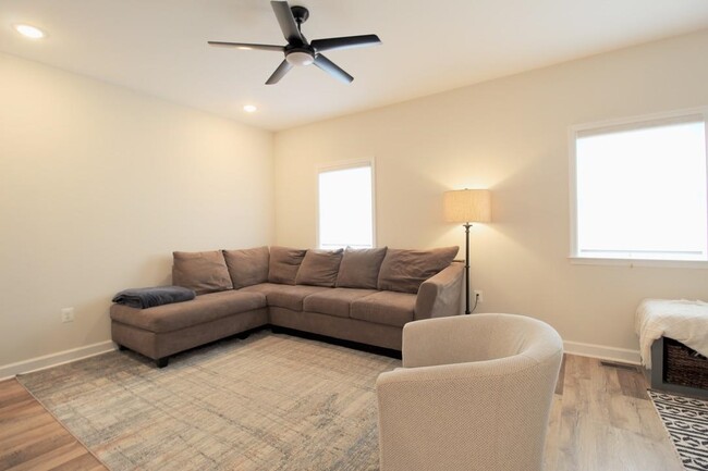 Building Photo - 1412 Palomino Trl