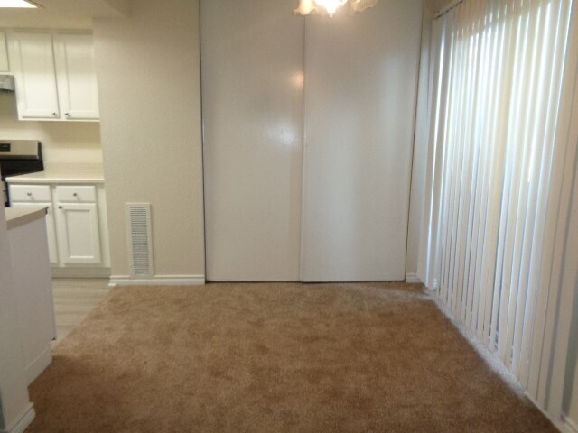 Foto del edificio - 5644 Birchmont Dr