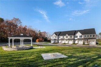 Building Photo - 10649 Rosies Run