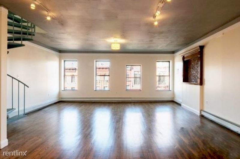 Foto principal - 682 Union St