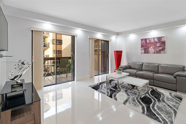 Foto del edificio - 5249 NW 7th St
