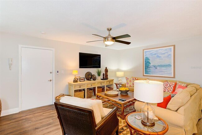 Building Photo - 1717 Belleair Forest Dr
