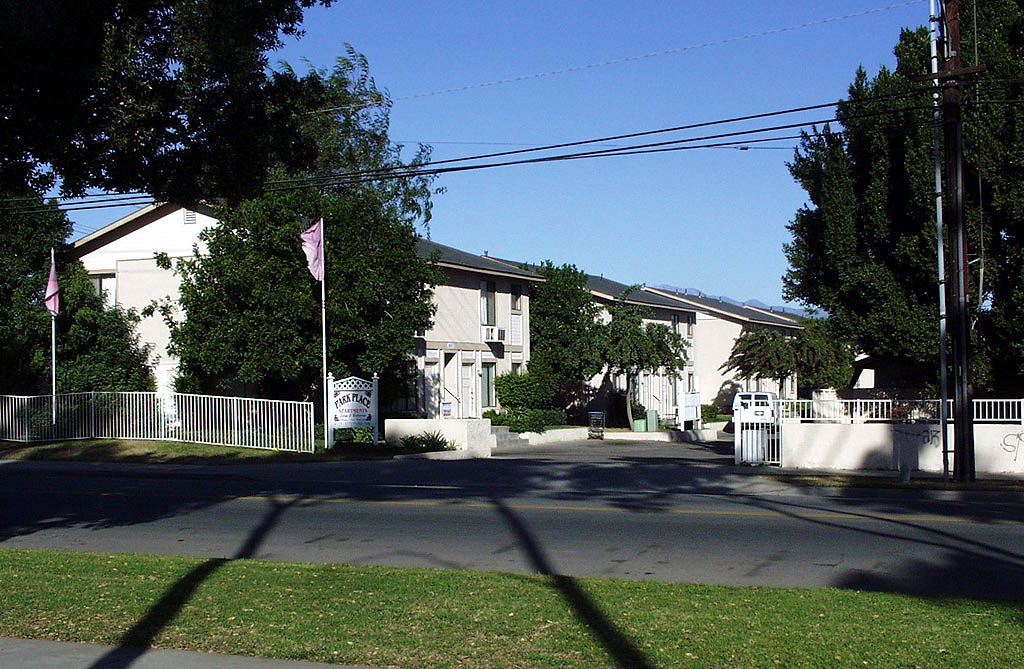 Foto del edificio - 8175 Philbin Ave