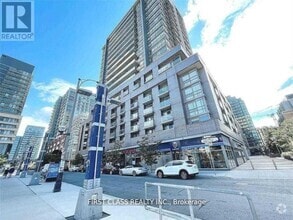 Building Photo - 1118-68-668 Abell St
