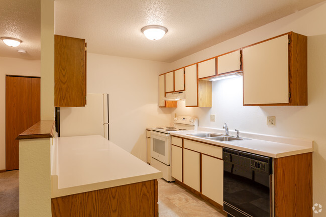 2BR, 1BA - Paradise Apartments