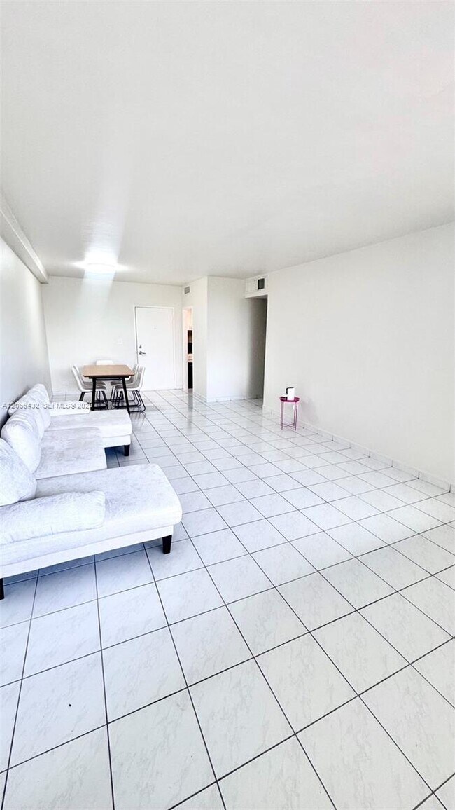 Foto del edificio - 7441 Wayne Ave