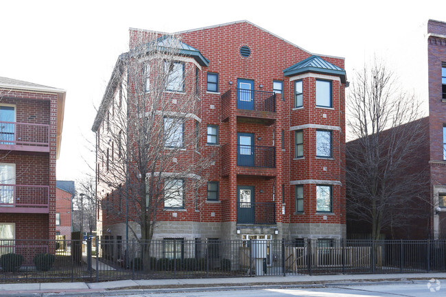 433 W Marquette Rd - Normal Parkway Homes