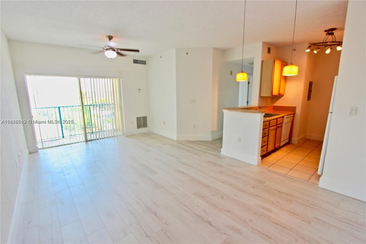 Primary Photo - 6001 SW 70th St