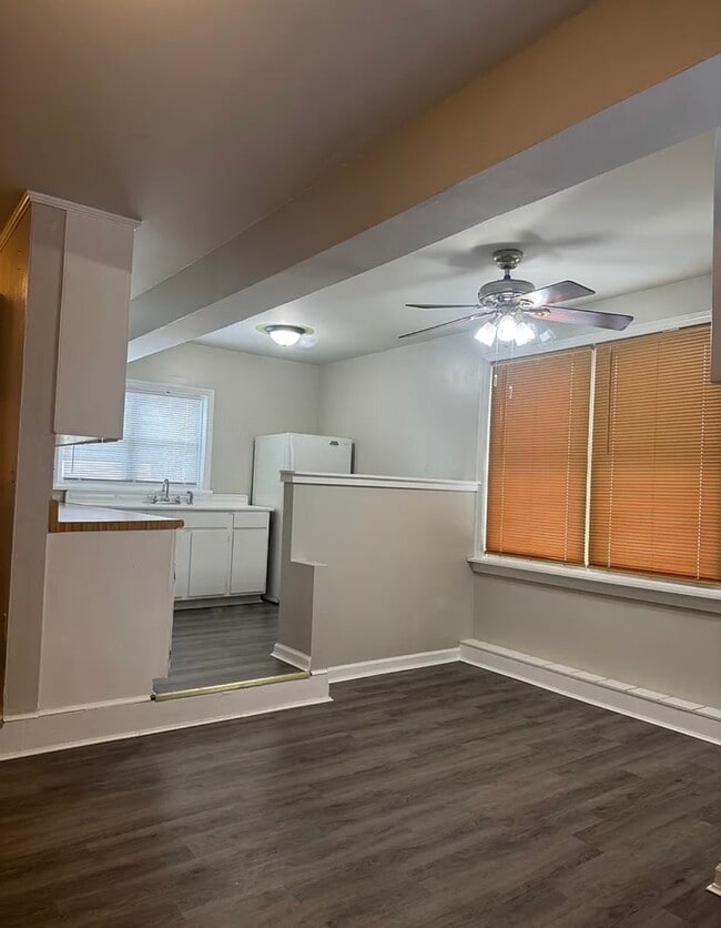 Building Photo - 740 Lawn Dr