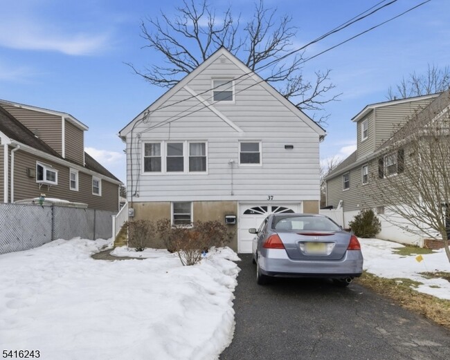 Building Photo - 37 Wenonah Ave